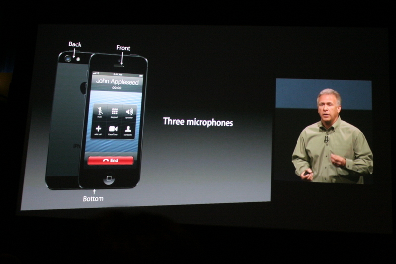 Phil Schiller presenteert de nieuwe iPhone.