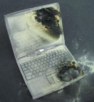 blikseminslag pc bescherm UPS stekkerdoos tussenstekker overspanning overspanningsbeveiliging