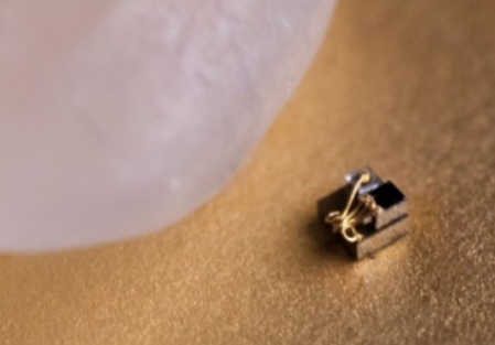 thumbnail voor Extreem kleine pc van 0,3 mm