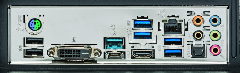 USB-C adapterkabel aansluiting connector moederbord kleur