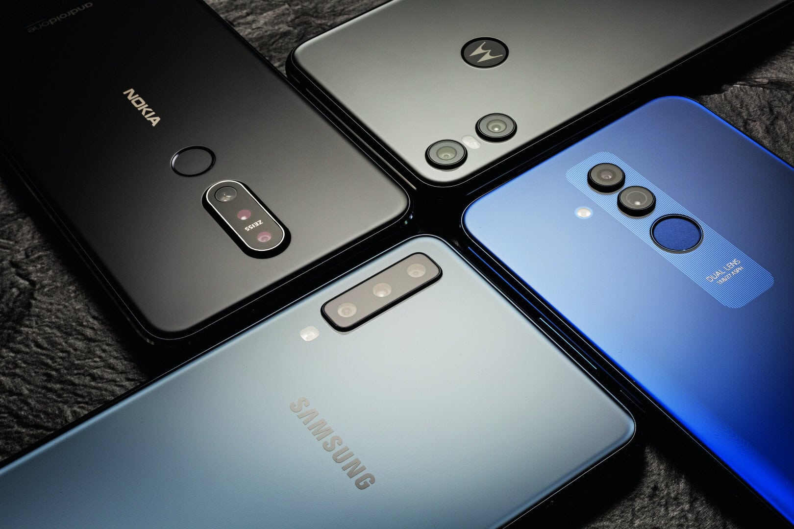 goedkope smartphone Android vergelijkende review tot 300 euro Samsung Nokia Motorola Huawei