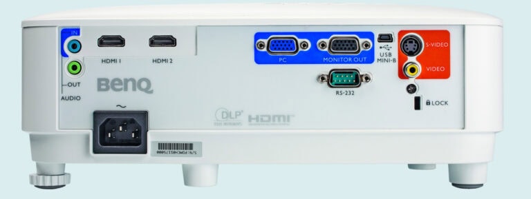 4K beamer pseudo-4K full hd test 4K beamer BenQ MH550 aansluitingen