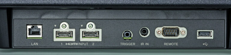 4K beamer pseudo-4K full hd test 4K beamer Sony VPL-VW270ES aansluitingen