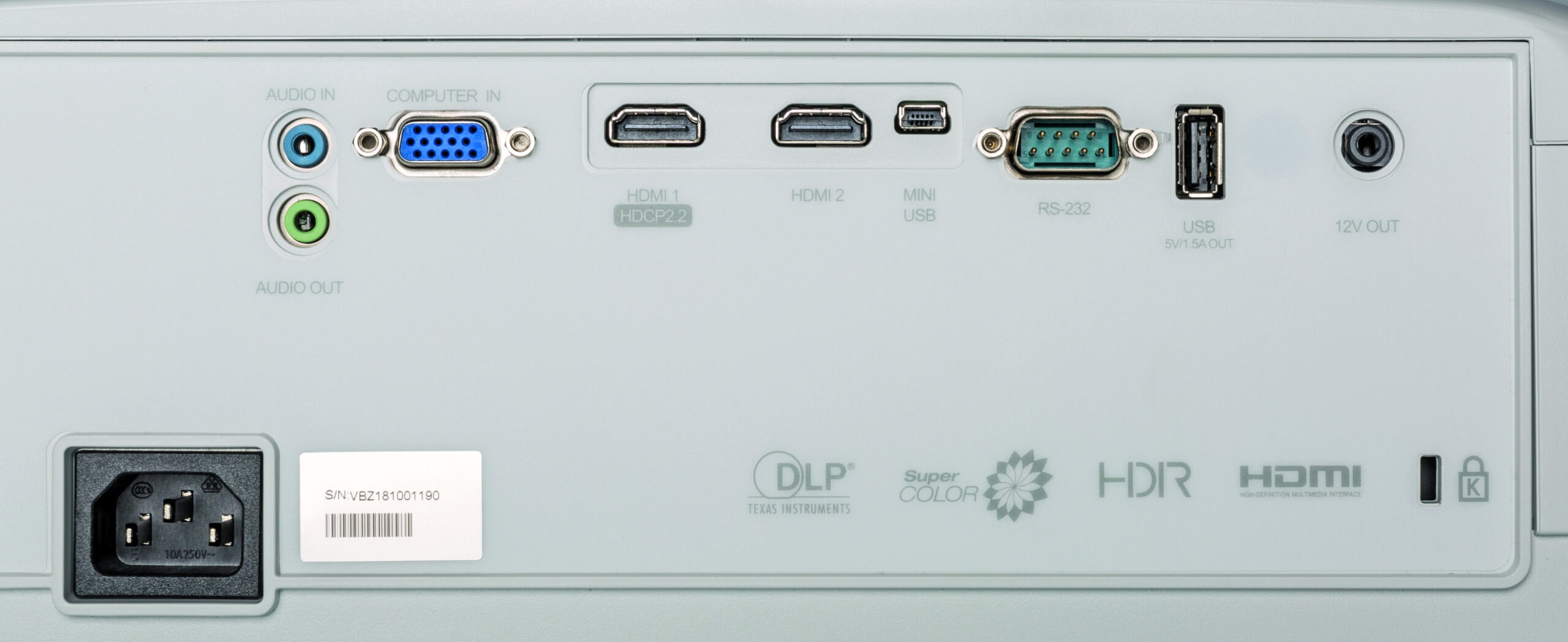 4K beamer pseudo-4K full hd test 4K beamer Viewsonic PX747-4K aansluitingen