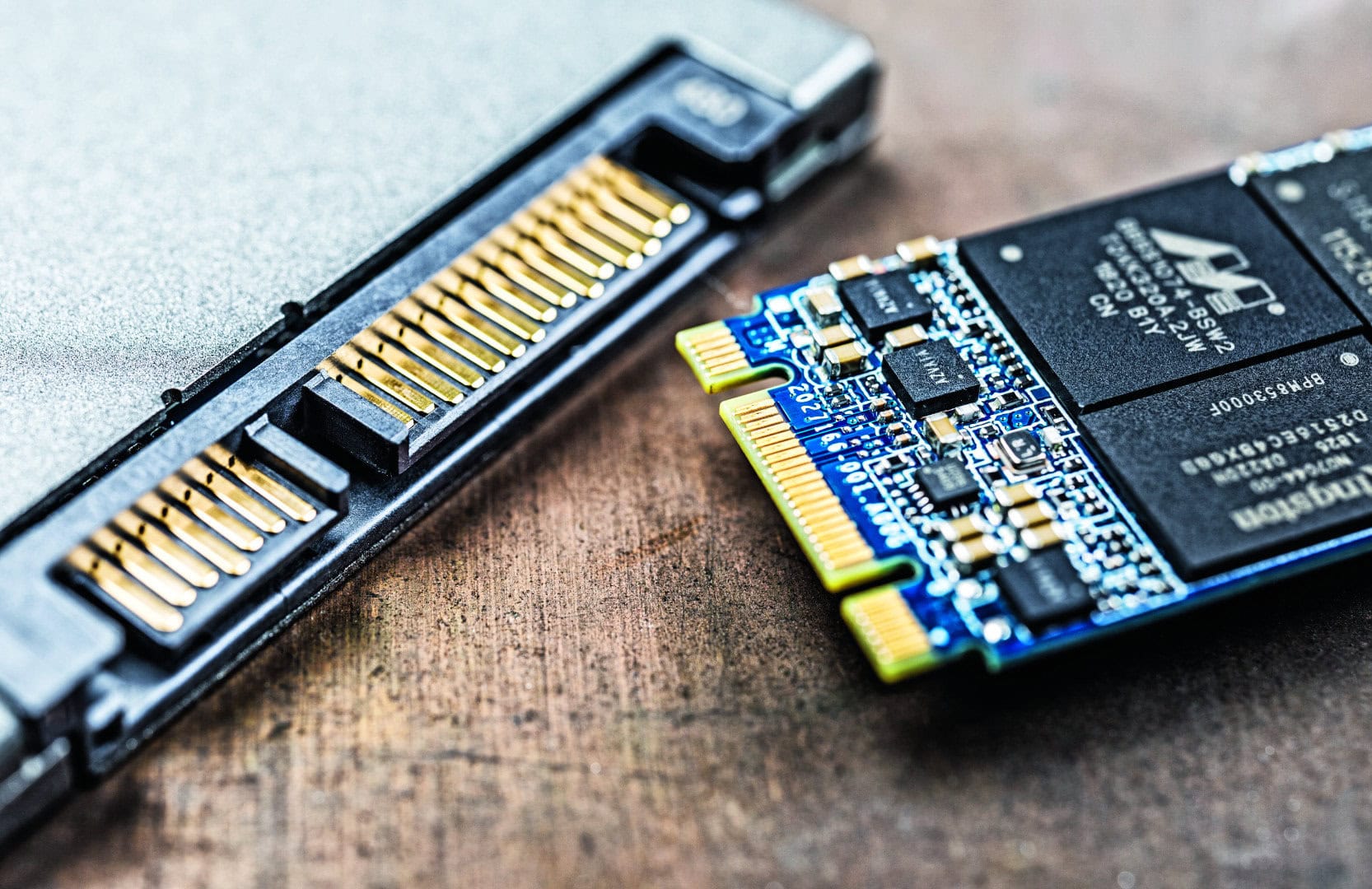 M.2 SATA ssd versus 2,5 inch vergelijking warmte opwarming afremming niet NVMe