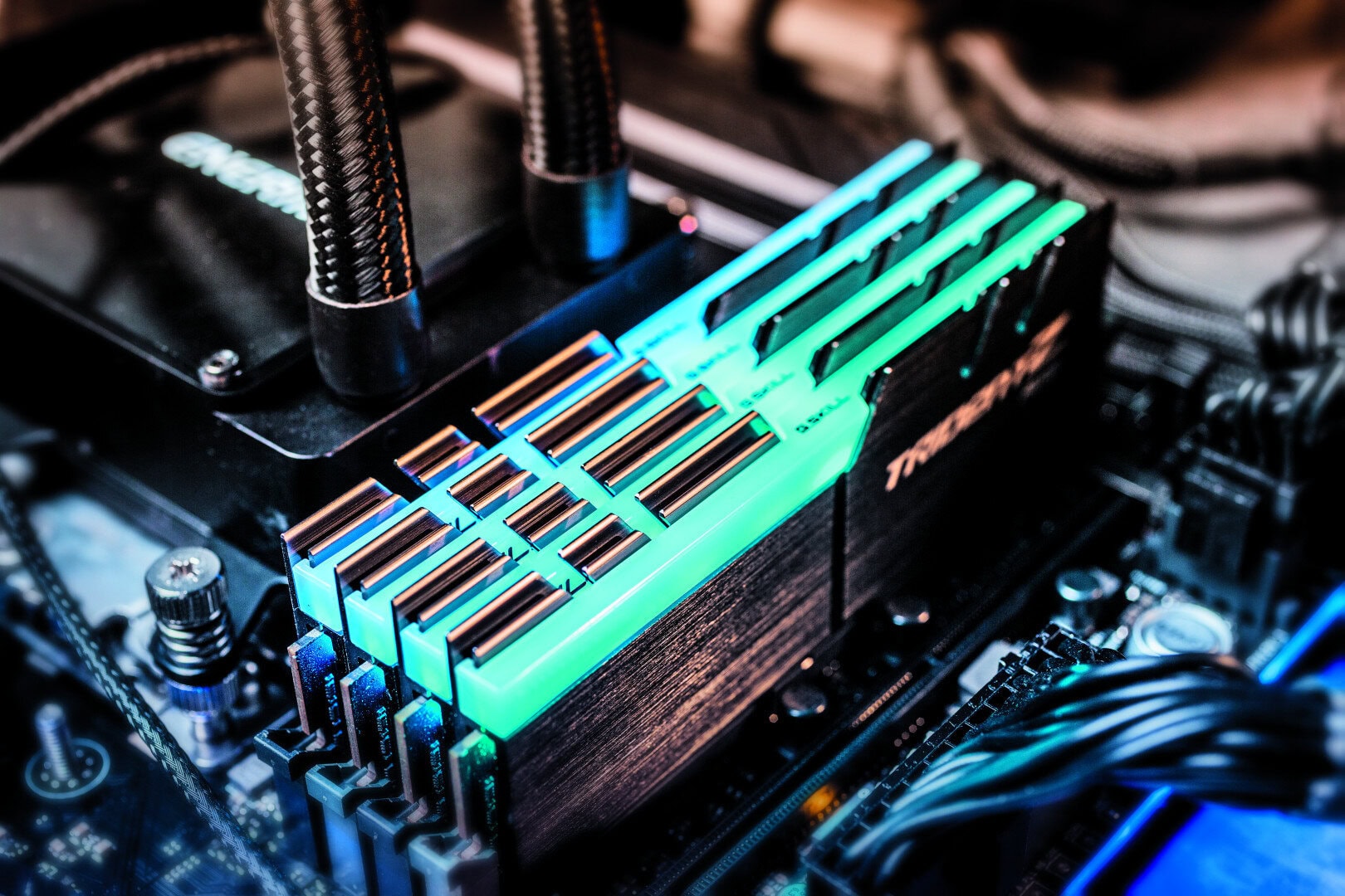 DDR4 geheugen snelheid type RAM module timing verschil XMP profiel