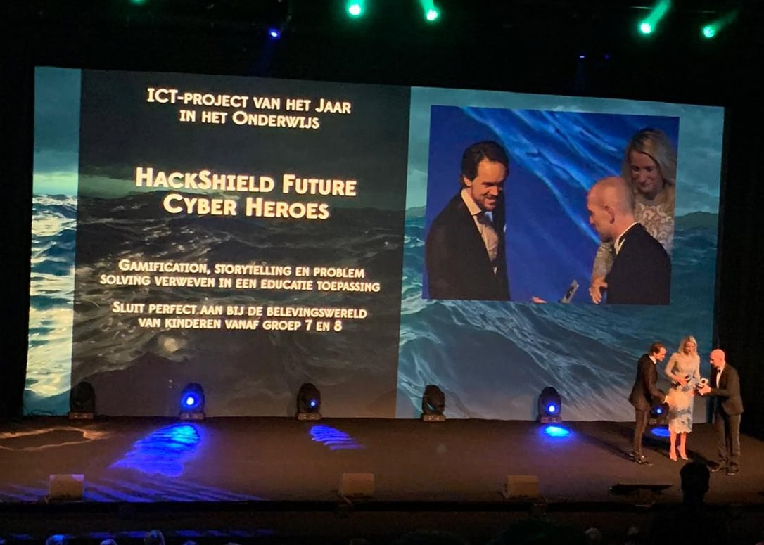 thumbnail voor HackShield-game valt in de prijzen