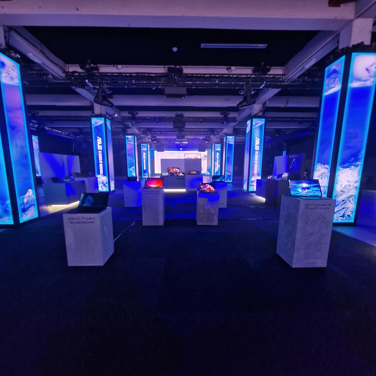 ASUS ZenBook Fold 17 OLED