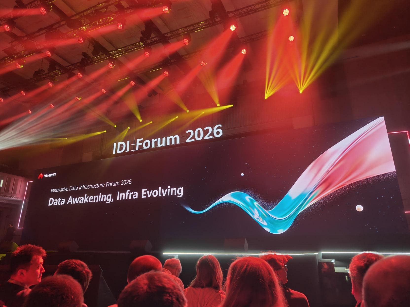 thumbnail voor Huawei introduceert nieuwe AI-opslagarchitectuur in Parijs