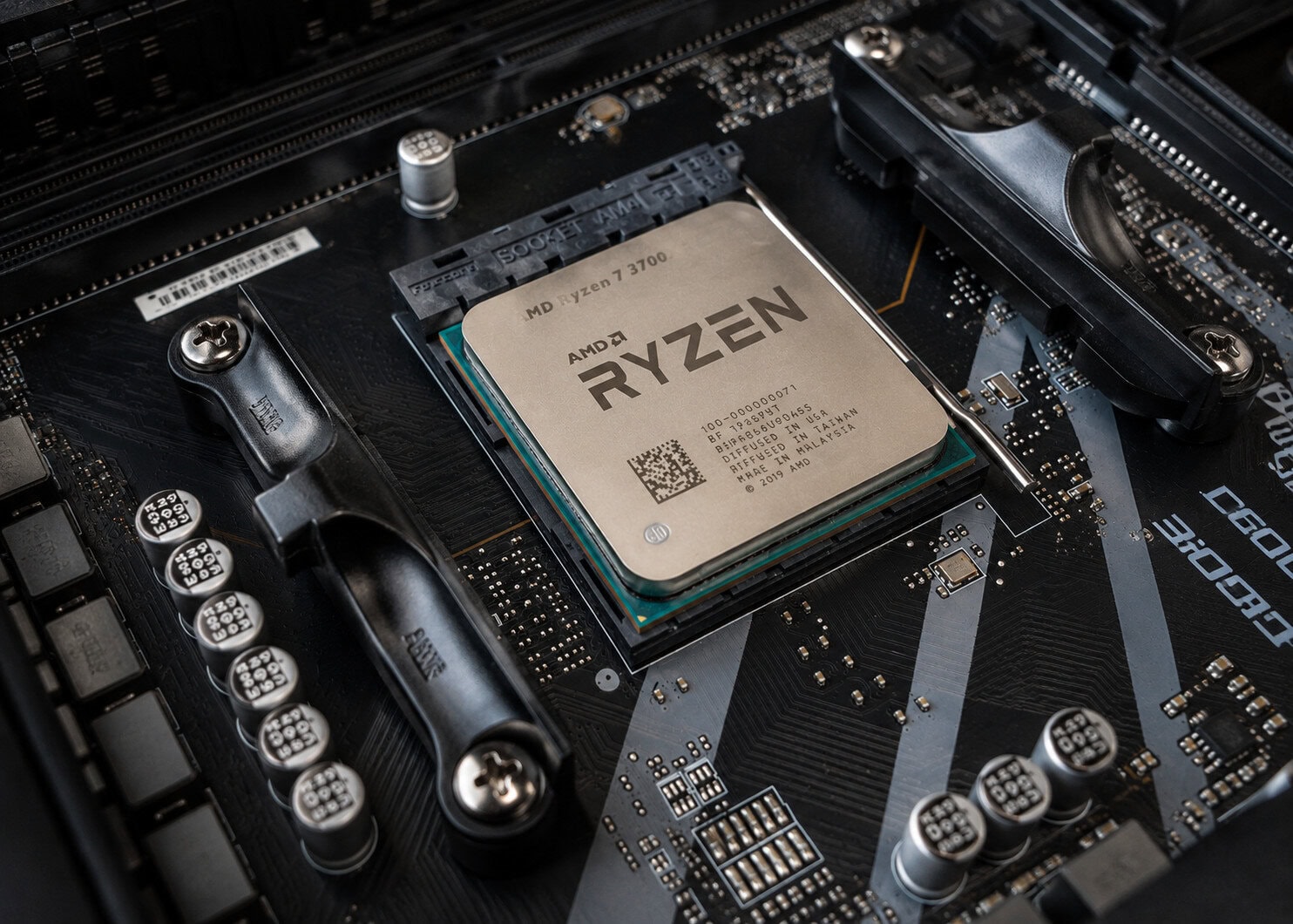thumbnail voor AMD blaast oude Ryzen-chips nieuw leven in
