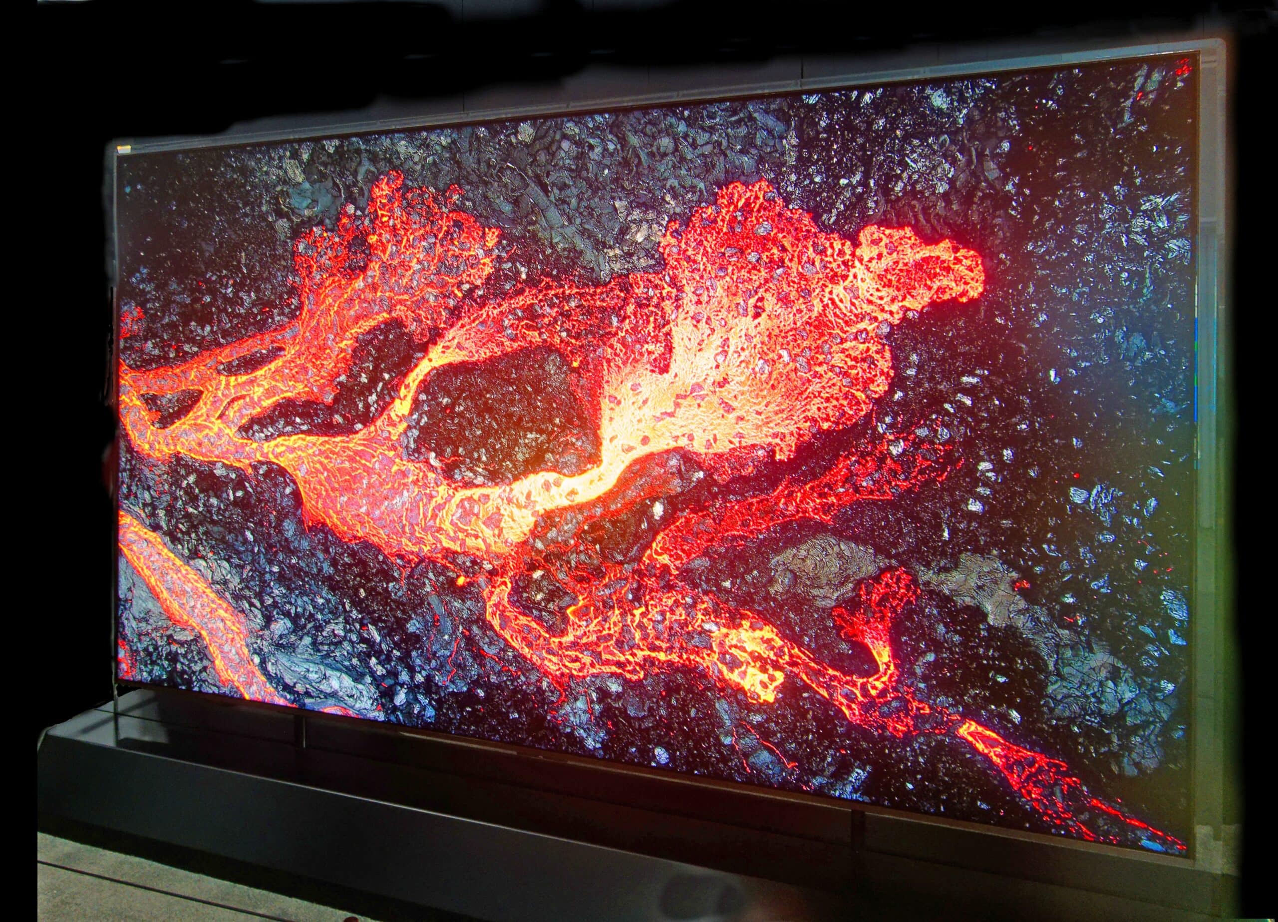 Cover voor OLED, micro-LED en LCD strijden om de toekomst: Display Week 2026